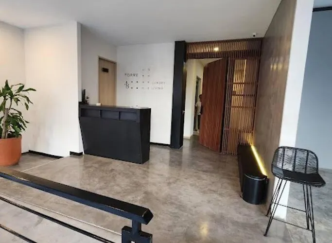Stylish 2br Near The 5th Avenue & The *