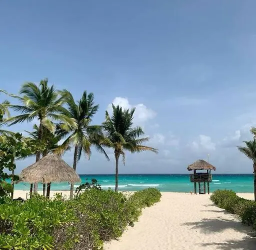 Stylish 2br Near The 5th Avenue & The * Playa del Carmen