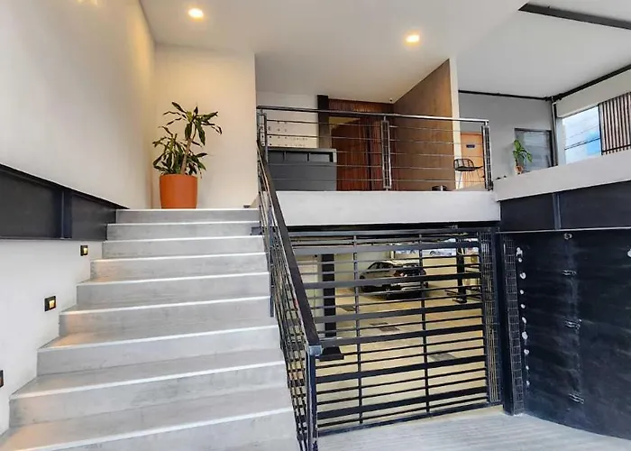 Stylish 2br Near The 5th Avenue & The